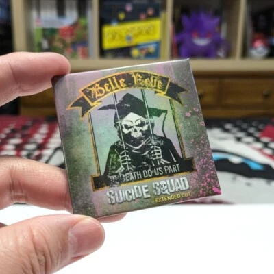 Promotional Button/Pin • Belle Reve Suicide Squad Extended Cut (2016) Foto 1 de 2