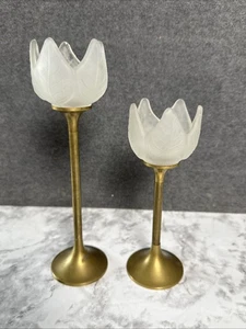 Lot de 2 bougeoirs votifs vintage en laiton et verre dépoli forme tulipe art nouveau - Photo 1/6