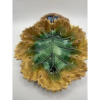 Plato de hoja de cerámica de mayólica cuenco poco profundo verde marrón Foto 1 de 4