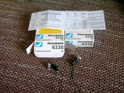 Viessmann Modelltechnik H0, 2 "Flutlichtstrahler", 6330 - Bild 1 von 4