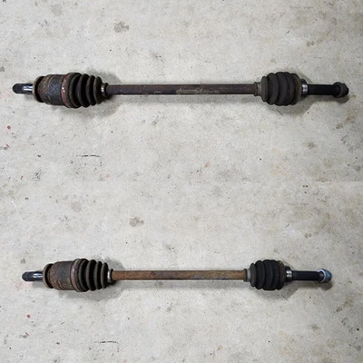 Juego de ejes traseros izquierdo y derecho Subaru Impreza WRX 2002-2005 sedán y Forester XT fabricante de equipos originales Foto 1 de 4