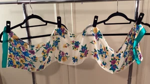 TALBOTS CREME/TURQUOISE 100% SILK SCARF. PANSY FLOWERS. (56)NWOT. ITALY - Picture 1 of 3