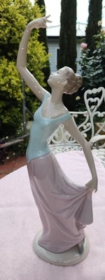 Lladro Nao Porcelain Figurine The Dance is Over - Elegant Ballerina #1204 EUC - image 1 of 4