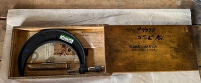 Brown & Sharpe Micrometer 5-6" with accessories in Wood Box etched 4033 - Image 1 of 4