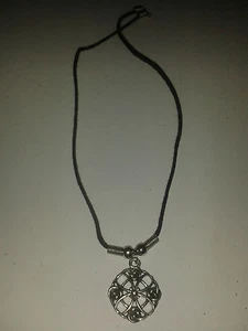 CELTIC CROSS NECK LESS AS PER IMAGE - Picture 1 of 1