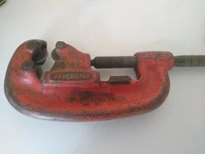 USED RIDGID No. 42A PIPE CUTTER 1/2" TO 2" - Picture 1 of 8