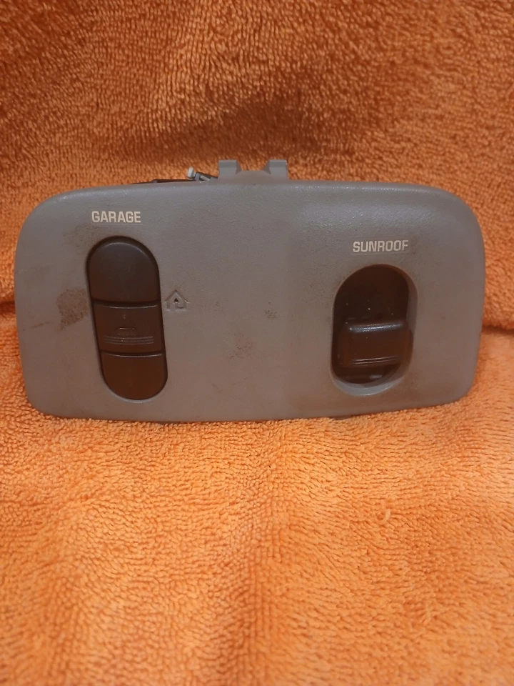 Interruptor superior Buick Park Avenue 1997-2005 OEM/puerta de garaje/techo corredizo Foto 1 de 4