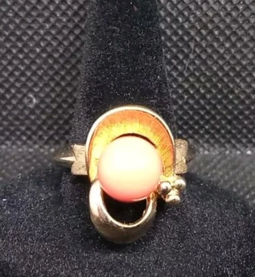 Anillo de perlas rosadas enchapado en oro  Foto 1 de 4