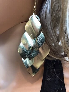 Fashion Glam große goldfarbene leichte Metall-Ohrhänger - Bild 1 von 8