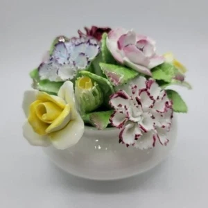 Vintage Royal Doulton Bone China Flower Bouquet in Footed Vase - Picture 1 of 6