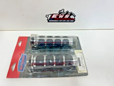 Empuñaduras Kuryakyn 6236 ISO con anillos de acento cromados, 5-3/4 pulgadas. Foto 1 de 2