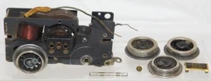Prewar American Flyer O MOTOR Assembly 5 wheels & more steam PARTS 3 rail - Picture 1 of 14