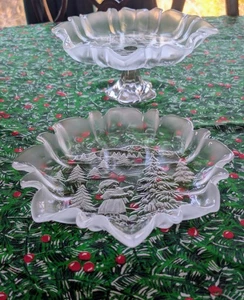 Mikasa Christmas Story Milchglas Servierplatten mit gekräuselten Kanten - Bild 1 von 9