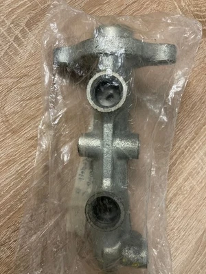 Cilindro de freno principal Opel Kadett D Ascona C 558126 - Imagen 1 de 3