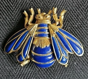 Vintage Krone Trifari blau emailliert Biene goldfarben 60er Jahre Brosche Anstecknadel - Bild 1 von 10
