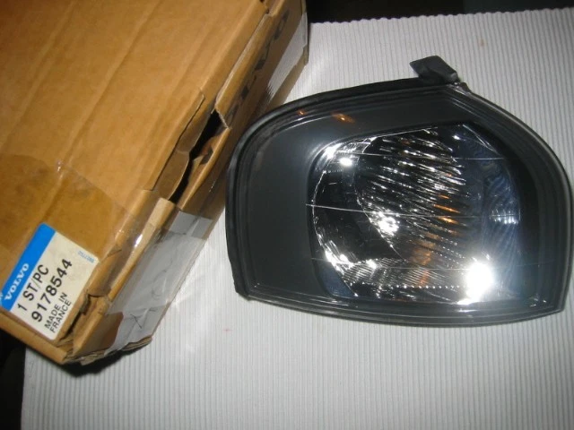 Freccia anteriore destra originale Volvo S80 (1999 - 2006) *9178544* - Immagine 1 di 1