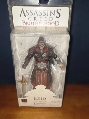 Экшн-фигурка NECA Assassin's Creed Brotherhood Ezio с капюшоном черное дерево запечатанная новая - Изображение 1 из 2