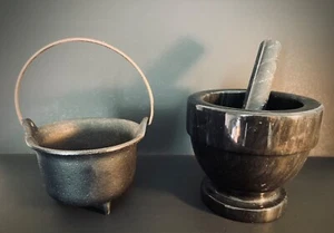 Vintage: Schwarzer Marmor MÖRSER & STÖSSEL + JOHN WRIGHT Miniatur GUSSEISEN KESSEL - Bild 1 von 6