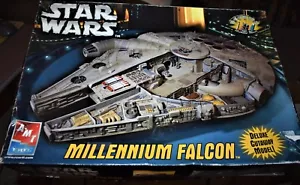 AMT ERTL Star Wars Millennium Falcon Model Kit skill 2, 2005 RC2 Brand, Complete - Picture 1 of 12