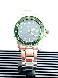 Seiko Prospex Solar Diver's Green Sunray Dial Stainless Steel Men Watch SNE583 - Picture 1 of 3