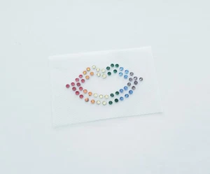 Rainbow Kiss Lippen Applikation, Regenbogen Lippen Bügeltransfer, Pride Rainbow Lips  - Bild 1 von 2