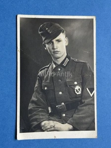 Foto, Portrait, Soldat mit Infanterie Sturmabzeichen und Feldmütze XT55222 - Bild 1 von 2