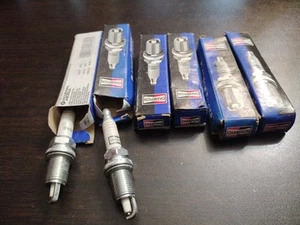 SET OF 6 Platinum Spark Plug  Champion Spark Plug  3412 SET OF 6  New For Jeep - Picture 1 of 8