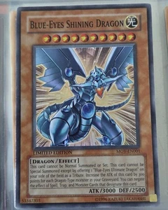 Drago Lucente Occhi Blu MOV-EN001 Yu-Gi-Oh! Il Lato Oscuro delle Dimensioni... - Foto 1 di 1