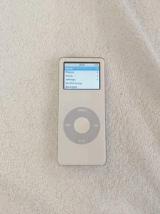 Apple iPod Nano A1137 1st Generation 2gb Bianco White N202 - Foto 1 di 4