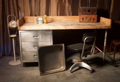 老式中世纪工业屠夫积木办公桌 — 第 1/4 张图片