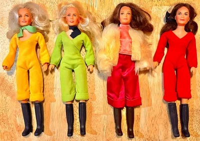 Lote de 4 bonecos/bonecas vintage 1977 Hasbro Charlie's Angels Kelly/Kris/Jill/Sabrina - Imagem 1 de 4