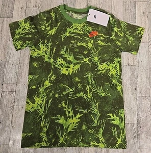 Nike T-Shirt MEDIUM Boys Green Camoflauge Short Sleeve DQ3857-377 NEW - Picture 1 of 9