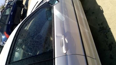 Passenger Front Door Sedan Canada Market Fits 01-05 BMW 320i 30681115 Foto 1 de 4