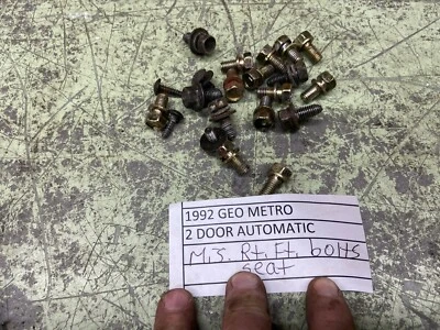 GEO METRO 1989-1994 ASIENTO DELANTERO VARIOS PERNOS  Foto 1 de 4