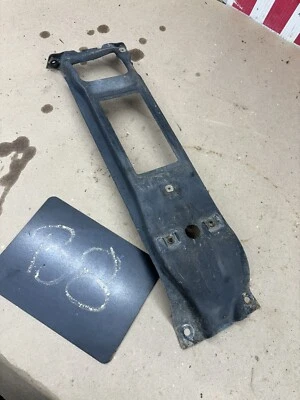 1977 1978 79 1980 雪佛兰 C20 Gmc K10 C10 Blazer 中心格栅支架支撑 — 第 1/4 张图片