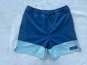 Costume da bagno uomo nuovo con etichette Vineyard Vines Chappy Pieced Moonshine taglia M blu - Foto 1 di 9