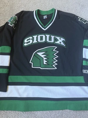CCM UND Vintage North Dakota Fighting Sioux NCAA Hockey WCHA Jersey XXL Black - Image 1 of 2