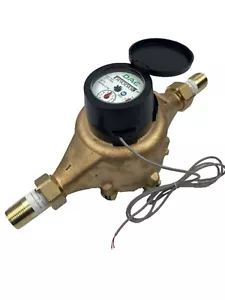 DAE PD-100m Lead Free IP68 Positive Water Meter, 1" NPT Coupling, Cubic Meter - Picture 1 of 7