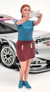 American Diorama 1/18 Girl Taking Selfie Photo Polyresin figure model car scene - Picture 1 of 5