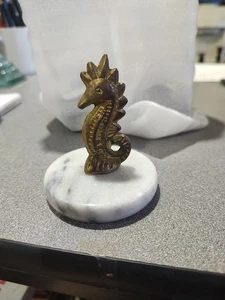 Vintage Messing Seepferdchen Figuren auf Marmorsockel Briefbeschwerer - Bild 1 von 9