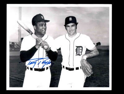 Tony Taylor Signed 1973 8x10 Detroit Tigers Original Wire Photo Autograph - Image 1 of 2