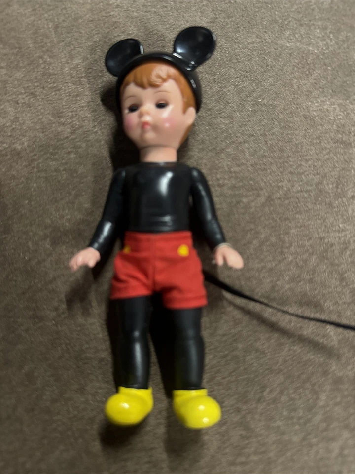 Boneca de brinquedo Madame Alexander McDonalds Happy Meal Disney Mickey Mouse Boy 2004 - Imagem 1 de 3
