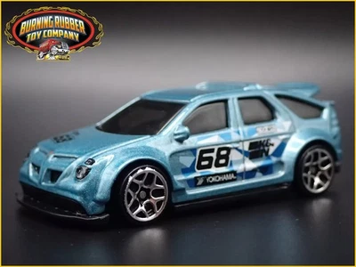 2001-2005 PONTIAC Aztek Blu 1:64 Scala da Collezione Diorama Modellino Auto - Immagine 1 di 4