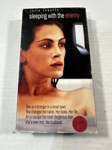Sleeping with the Enemy - VHS Video Tape - Julia Roberts - Imagen 1 de 3