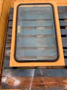 5V9316 Caterpillar RH Door / Window - Picture 1 of 6