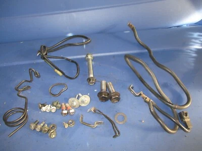 Suzuki Hayabusa GSX1300 gsx 1300R Busa Misc pernos clips montaje cable tornillos 99-07 Foto 1 de 4