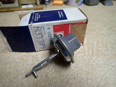 Studebaker 1553389 NOS Vacuum Advance Unit V8 Window Style Delco Distributor - Image 1 of 3