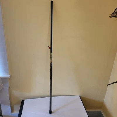 Bastón extensible Black Widow de colección  Foto 1 de 4