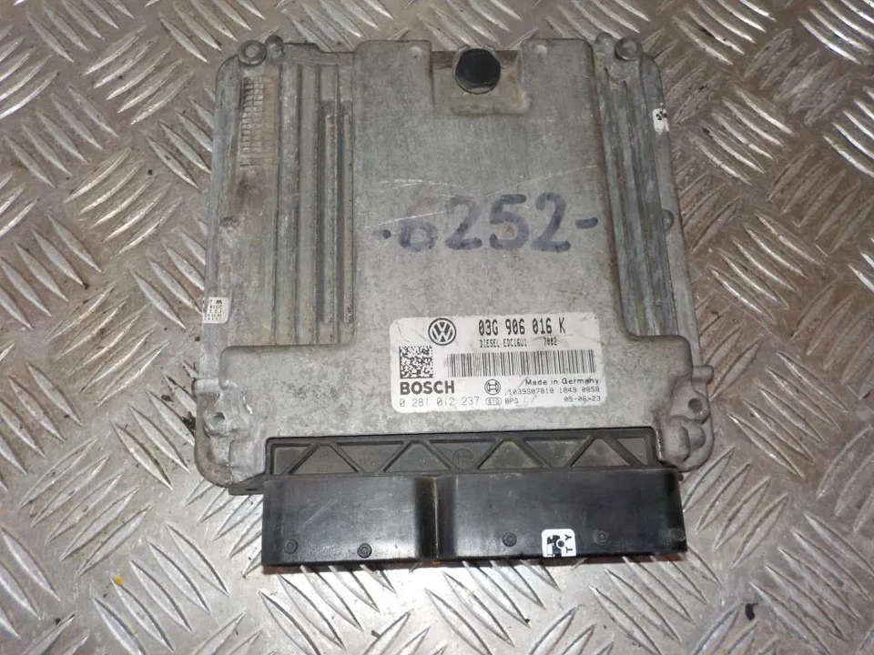 Centralina motore originale (ECU) SKODA OCTAVIA II (1Z3) 2005 - Immagine 1 di 1
