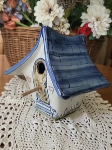 Vintage Louisville Stoneware Pottery Blue Roof Birdhouse Cottage Style - Bild 1 von 16